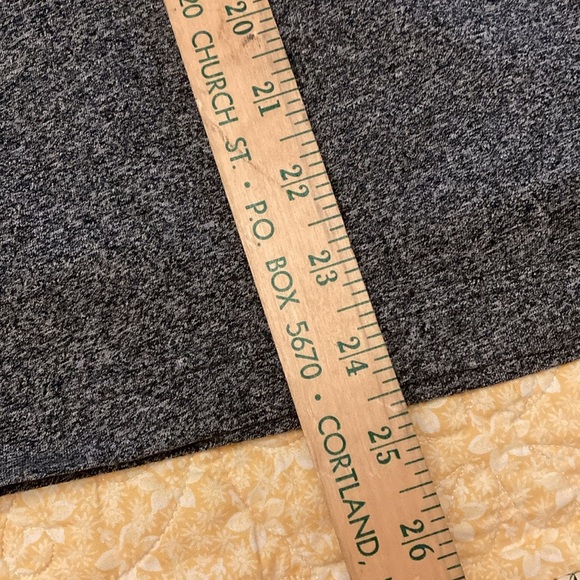 PINK Victoria Secret everyday long sleeve T shirt gray XS Hawaiian flowers - Picture 8 of 10